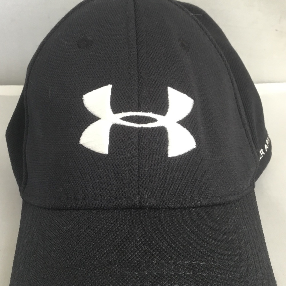 Under Armour Black and White Logo Cap - Picture 1 of 3